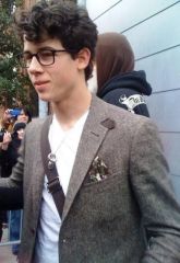 Send It On (feat. Demi Lovato, Selena Gomez e Miley Cyrus)