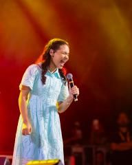 Enquanto a Igreja Ora