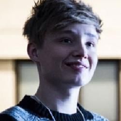 Foto de Isac Elliot‎