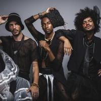 Discreto Fora do Meio