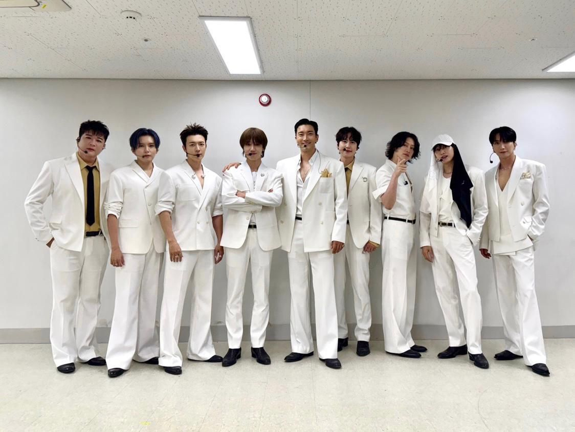 SUPER JUNIOR