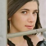 DANGEROUS OUTSIDE (EN ESPAÑOL) - Sara Niemietz - LETRAS.COM