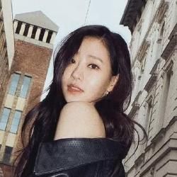 Photo of JULIE (KISS OF LIFE)