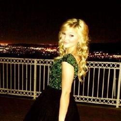 Photo of Olivia Holt