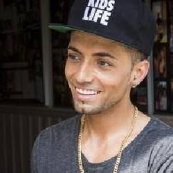 Foto de O-Bee (Omer Bhatti)