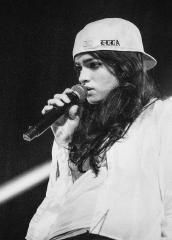 KILL ANYONE (feat. Two Feet)