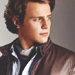 Foto de Jonathan Groff