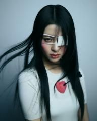 HUH YUNJIN 