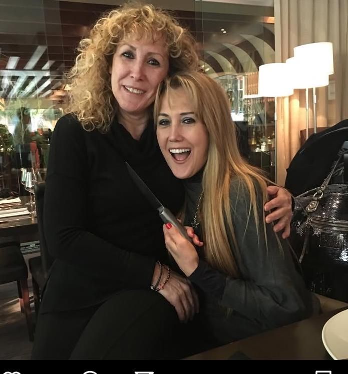 HOLA CARIÑO - Las Hermanas Gil - LETRAS.COM