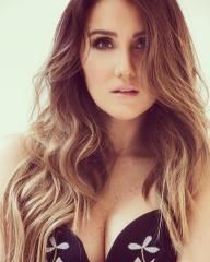 Amigos con derechos (part. Marília Mendonça)