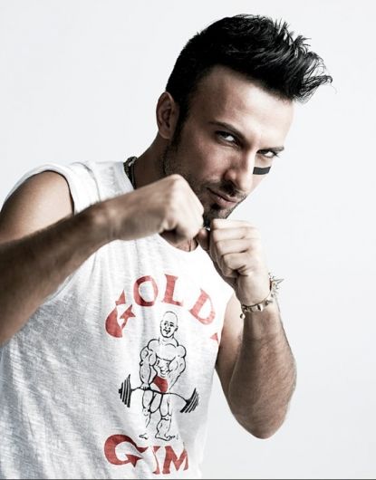 Tarkan Fotos (26 Fotos) - LETRAS.MUS.BR