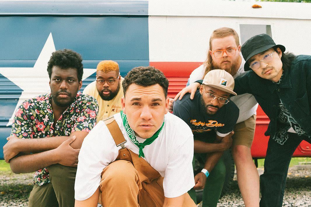 Local vs. Global: Blending to Stand Out" by Pedro Giglio 12 42c485f799e9b4cce50116c803f18bb7 Local vs. Global: Blending to Stand Out" by Pedro Giglio 42c485f799e9b4cce50116c803f18bb7 6