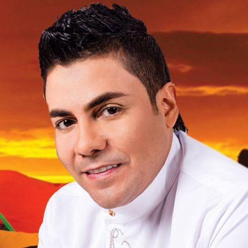 DAME UN TRAGO (PART. ELÍAS MENDOZA) - El Churo Díaz - LETRAS.COM