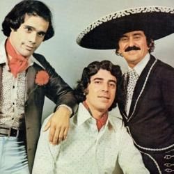 Foto de Catuí, Catuê e Celinho