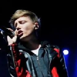 Foto de Isac Elliot‎