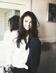 Nina Dobrev