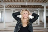 Wave (feat. Robert Benedict)