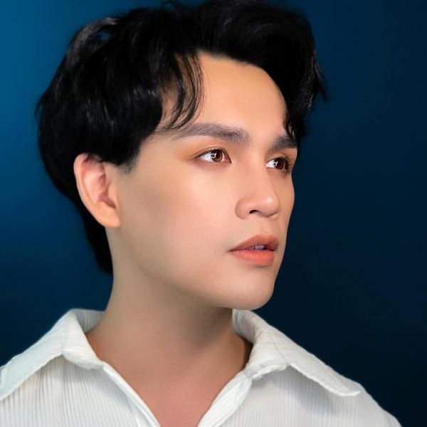 Màu Nước Mắt