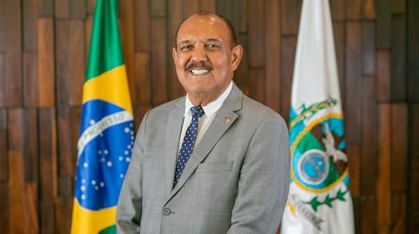 Pouco Importa