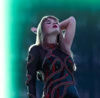 Style / Love Story / You Belong With Me (medley)