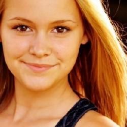 Foto de Cassi Thomson