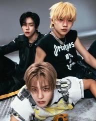 CLOSE YOUR EYES (K-pop)