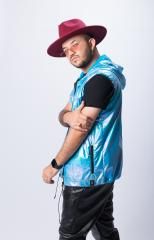 Camionete Preta (part. CountryBeat e MC Escobar)
