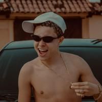 NA PISTA OU NO MORRO