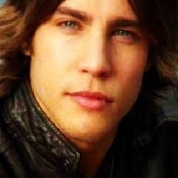 Foto de Dean Geyer