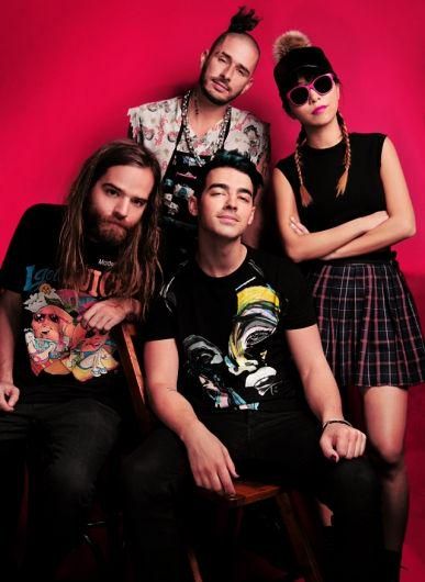 DNCE – Kissing Strangers Lyrics