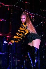 Video Phone (feat. Lady Gaga)