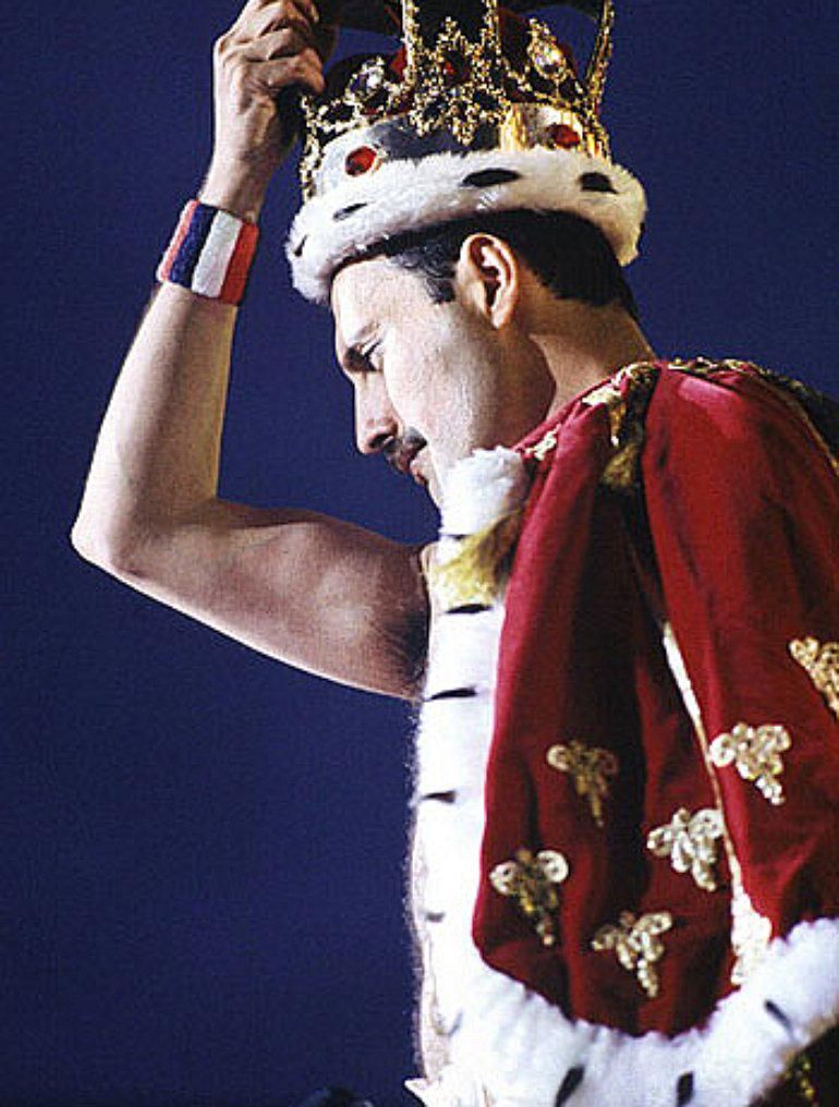 Cifra Club - Freddie Mercury - Living On My Own