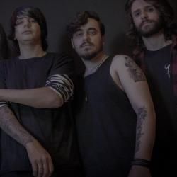 Foto de Falling Ashes