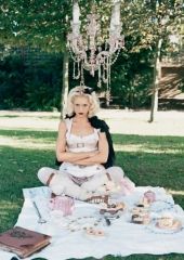 Rich Girl (feat. Eve)