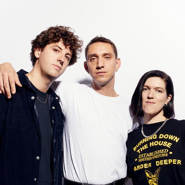 Replica - The XX - LETRAS.MUS.BR