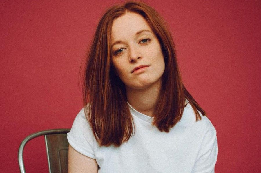 MINE (EN ESPAÑOL) - Orla Gartland - LETRAS.COM