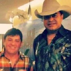 Foto de Felipe e Falcão