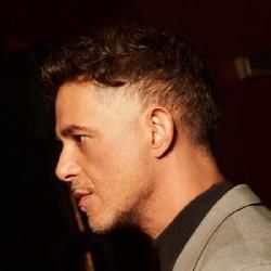 Photo of Alejandro Sanz