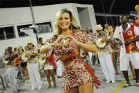 Samba-Enredo 2010 - Sob Um Manto de Amor e Paz, Sou Leandro de Itaquera Desfilando o Vermelho e Branco No Meu Carnaval