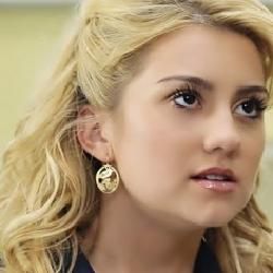 Photo of Chelsea Staub