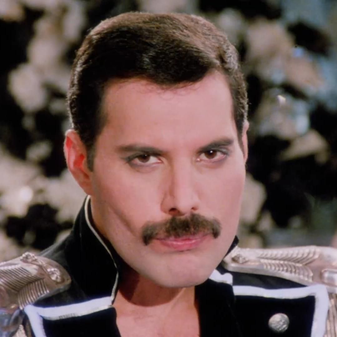 Cifra Club - Freddie Mercury - Living On My Own