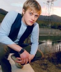 Lucas Grabeel