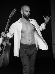 מיליון שאלות (Million Sheelot)