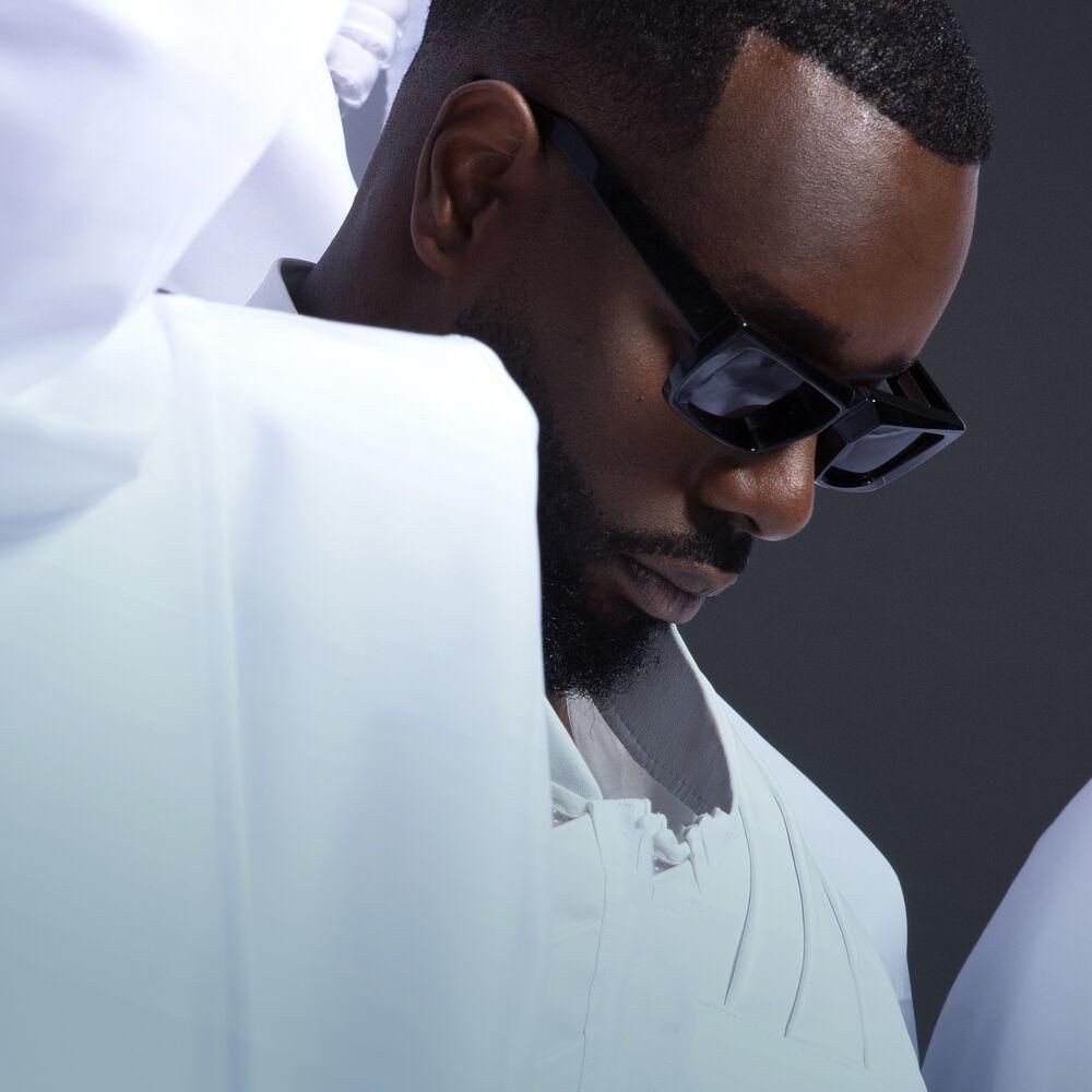 Maître Gims - Est-ce Que Tu M'aimes Translation EST-CE QUE TU M'AIMES? - GIMS - LETRAS.COM