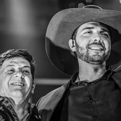 Foto de Felipe e Falcão