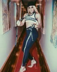 São Amores (part. Taty Girl)