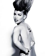 Eva Simons