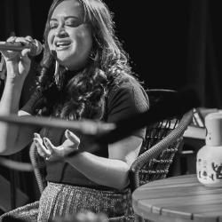 Foto de Symmara Fernandes