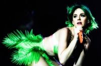 Only Girl (In The World)/ Whip My Hair (pot-pourri)