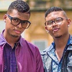 Foto de Lucas e Orelha 